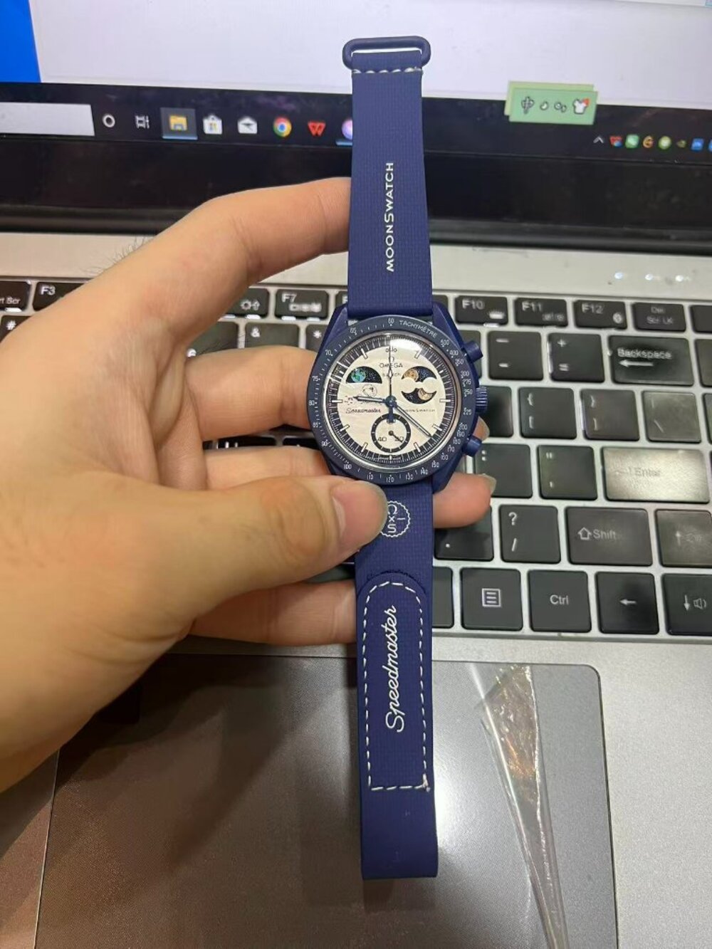 Swatch Omega Bioceramic Moonswatch Mission To Earthphase Moonshine Gold Snoopy B